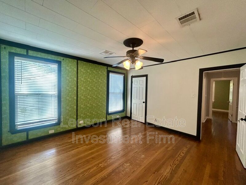 Gorgeous 3 bedroom 2 bath home in Highland/Stoner Hill Neighborhood property image