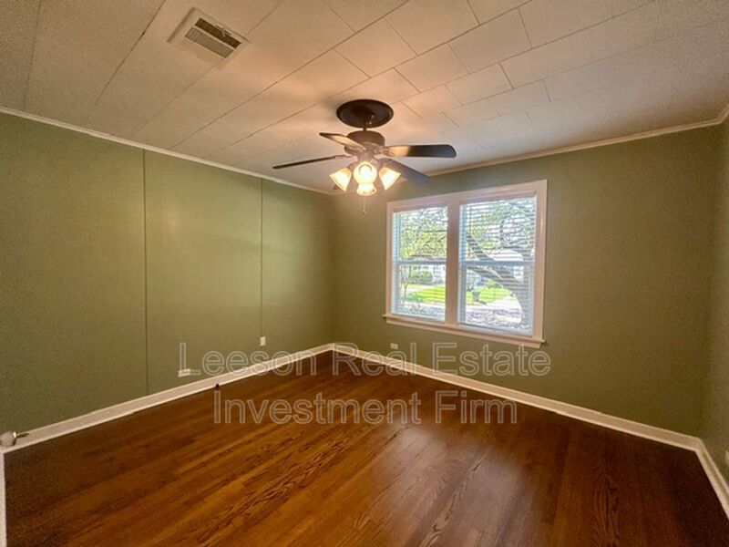 Gorgeous 3 bedroom 2 bath home in Highland/Stoner Hill Neighborhood property image