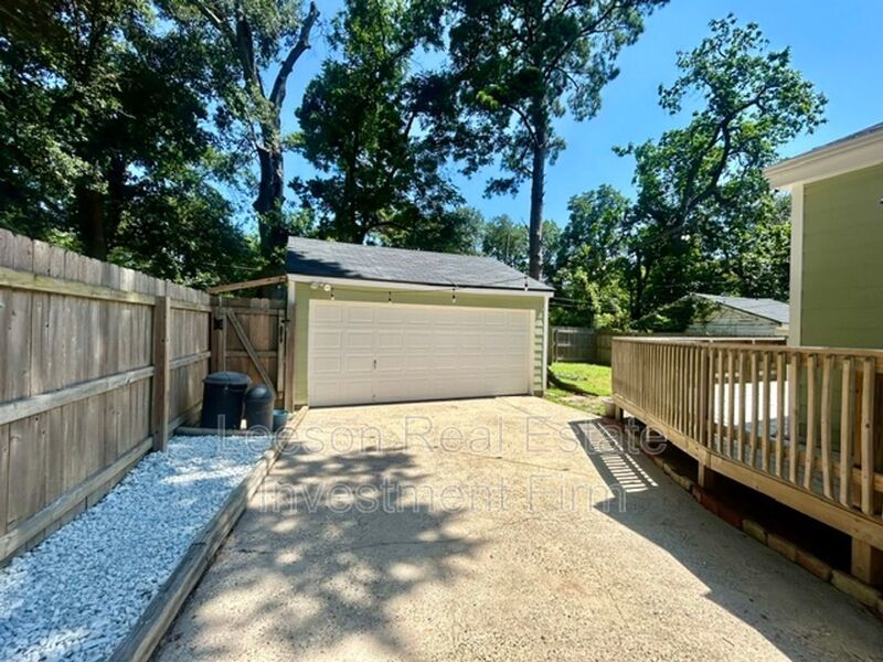 Gorgeous 3 bedroom 2 bath home in Highland/Stoner Hill Neighborhood property image