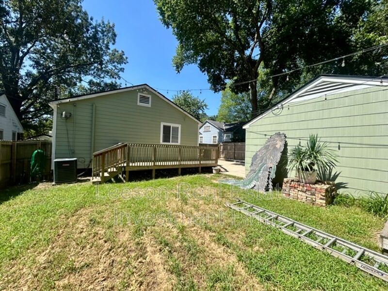 Gorgeous 3 bedroom 2 bath home in Highland/Stoner Hill Neighborhood property image