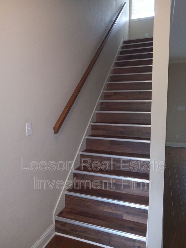BEAUTIFUL 3 BEDROOM 2 BATHROOM LAKEFRONT HOME property image