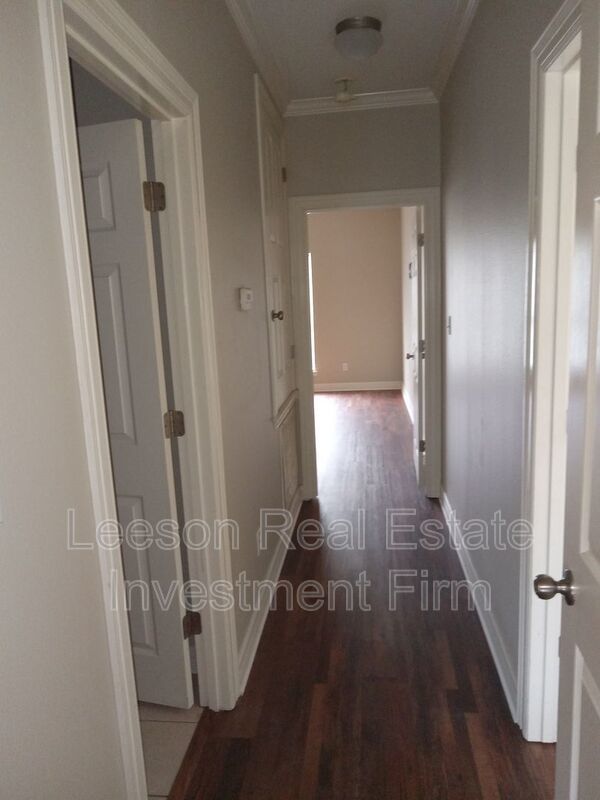 BEAUTIFUL 3 BEDROOM 2 BATHROOM LAKEFRONT HOME property image