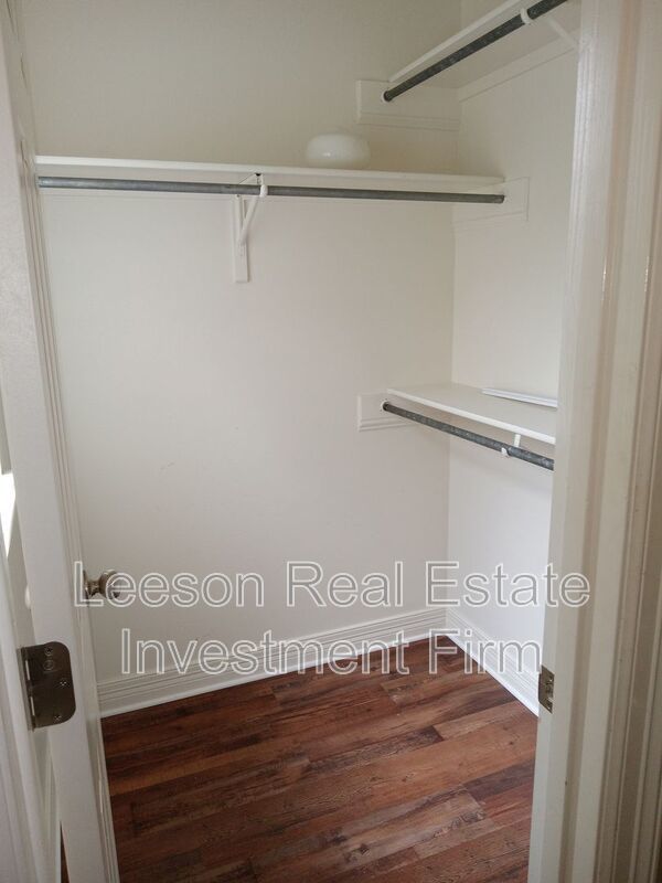 BEAUTIFUL 3 BEDROOM 2 BATHROOM LAKEFRONT HOME property image