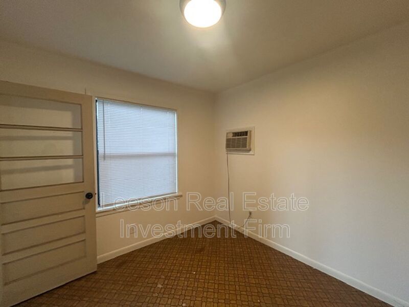 3 Bedroom 1.5 Bath Home Available in Broadmoor Neighborhood! property image
