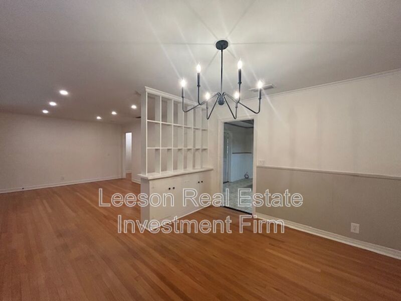 3 Bedroom 1.5 Bath Home Available in Broadmoor Neighborhood! property image
