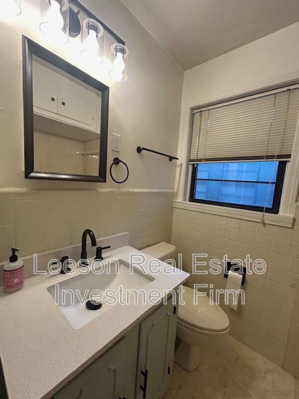 3 Bedroom 1.5 Bath Home Available in Broadmoor Neighborhood! property image