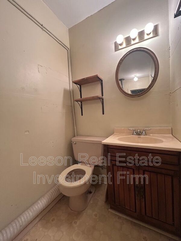 3 Bedroom 1.5 Bath Home Available in Broadmoor Neighborhood! property image