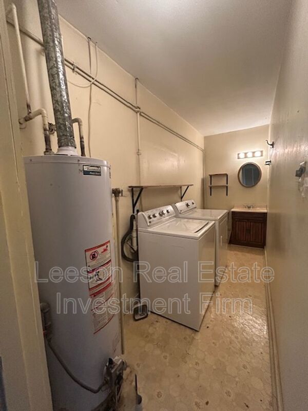 3 Bedroom 1.5 Bath Home Available in Broadmoor Neighborhood! property image