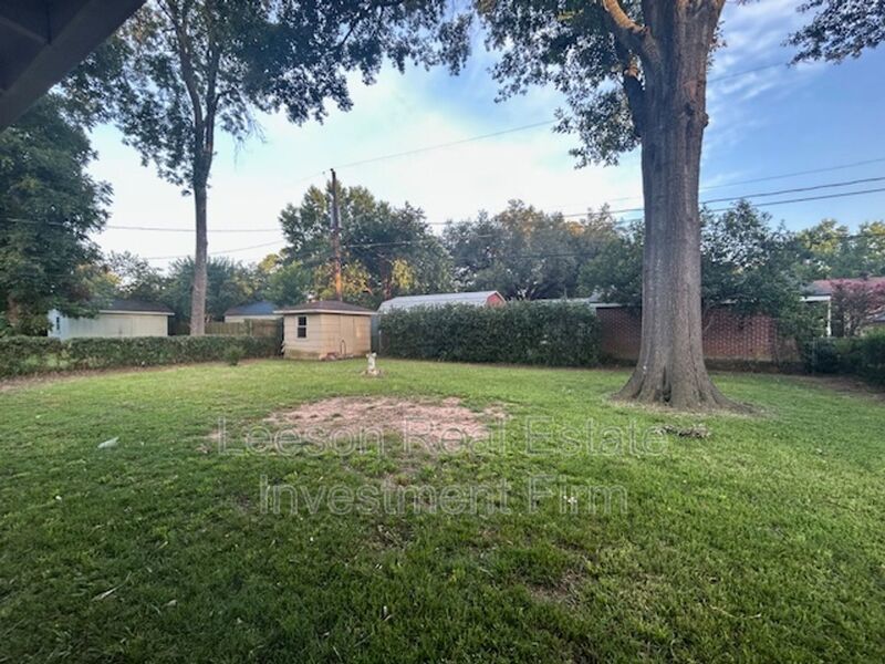 3 Bedroom 1.5 Bath Home Available in Broadmoor Neighborhood! property image