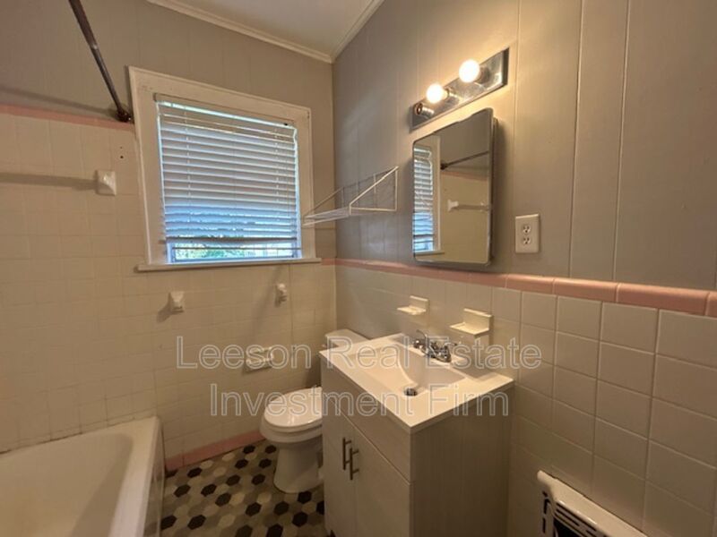 2 Bedroom 1.5 Bath Home Available for Rent property image