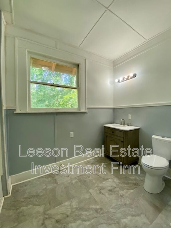 Historical Highland Upstairs Apartment for Rent! property image