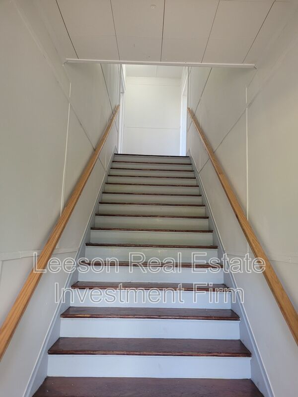 Historical Highland Upstairs Apartment for Rent! property image