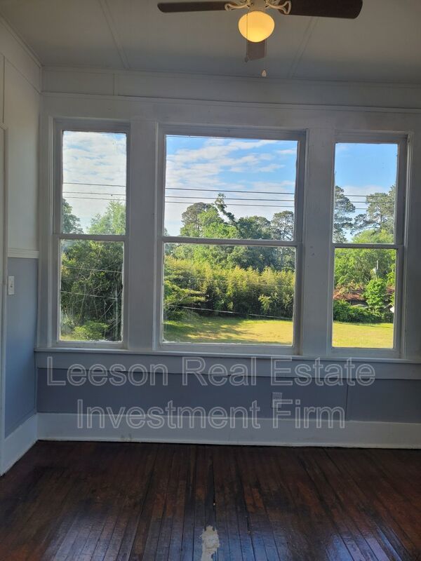 Historical Highland Upstairs Apartment for Rent! property image