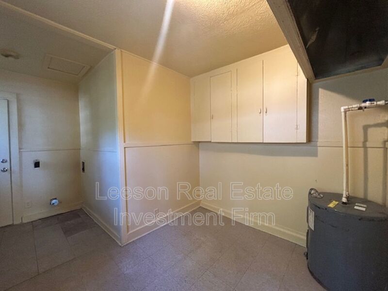 2 Bedroom 1 Bath Available Rent property image