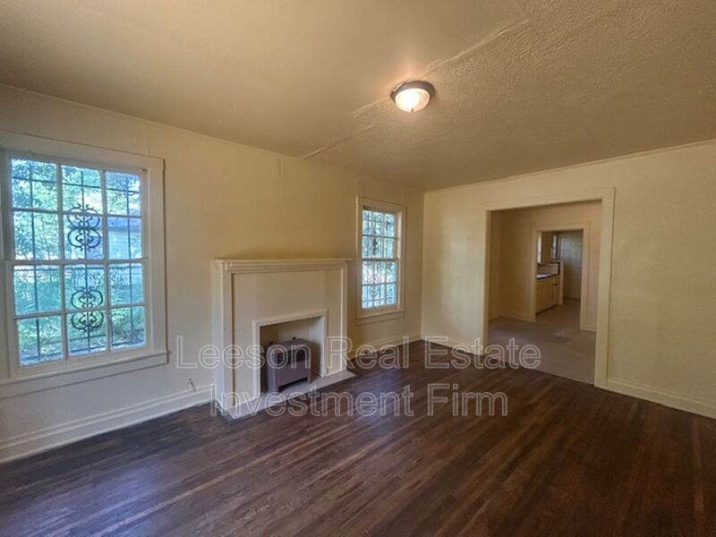 2 Bedroom 1 Bath Available Rent property image