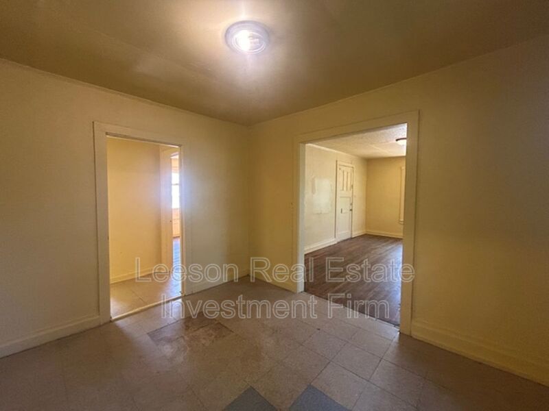 2 Bedroom 1 Bath Available Rent property image
