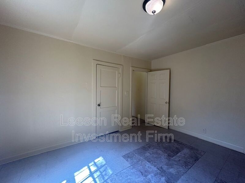 2 Bedroom 1 Bath Available Rent property image