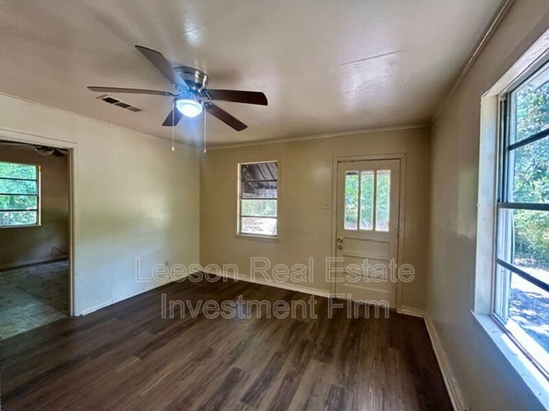 4 Bedroom 1.5 Bath Home Available in Queensborough Neighborhood! property image