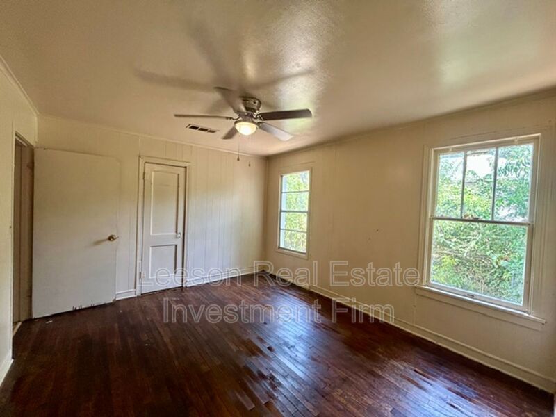 4 Bedroom 1.5 Bath Home Available in Queensborough Neighborhood! property image