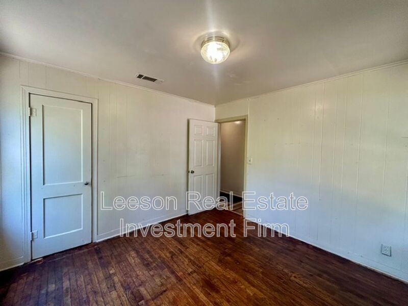 4 Bedroom 1.5 Bath Home Available in Queensborough Neighborhood! property image
