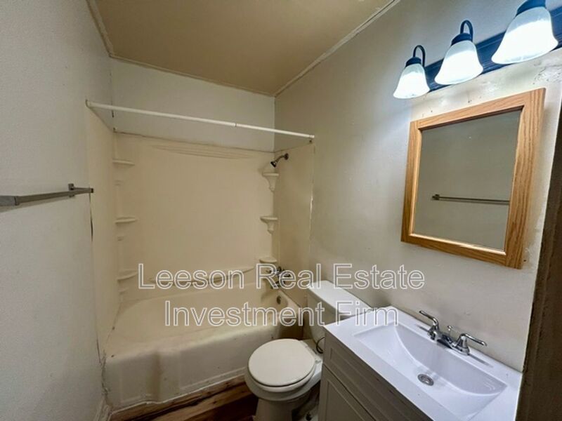 4 Bedroom 1.5 Bath Home Available in Queensborough Neighborhood! property image