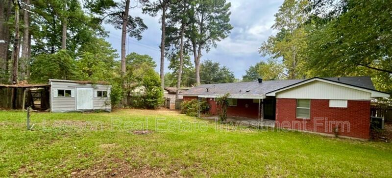 Discover this well-appointed 3-bedroom, 1.5-bath home in Shreveport, LA property image