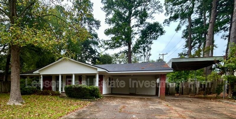 Discover this well-appointed 3-bedroom, 1.5-bath home in Shreveport, LA property image