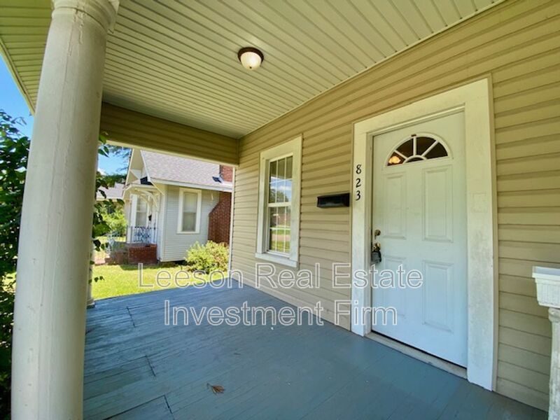 Charming 1 Bedroom 1 Bath Duplex for Rent in South Highland! property image