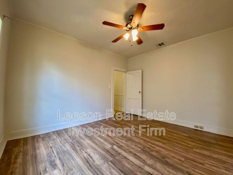 Charming 1 Bedroom 1 Bath Duplex for Rent in South Highland! property image