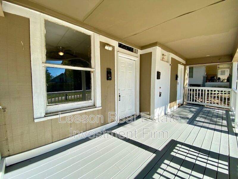 Updated 4 Bed 2 Bath Upstairs Apartment in Highland! property image