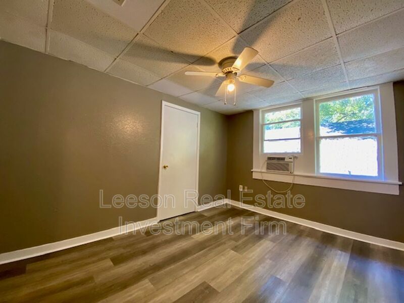 Updated 4 Bed 2 Bath Upstairs Apartment in Highland! property image