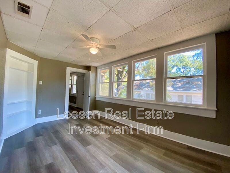 Updated 4 Bed 2 Bath Upstairs Apartment in Highland! property image