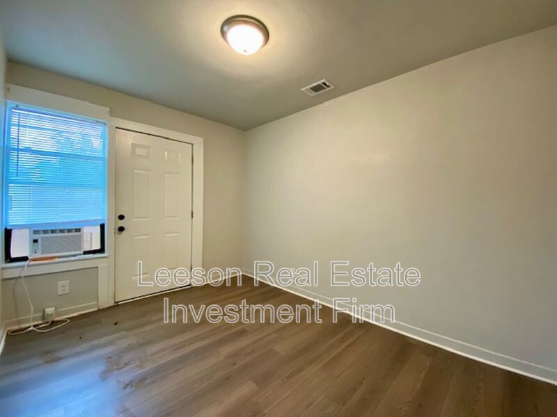 2 Bedroom 1 Bath Duplex in Barksdale Annex Subdivision! property image