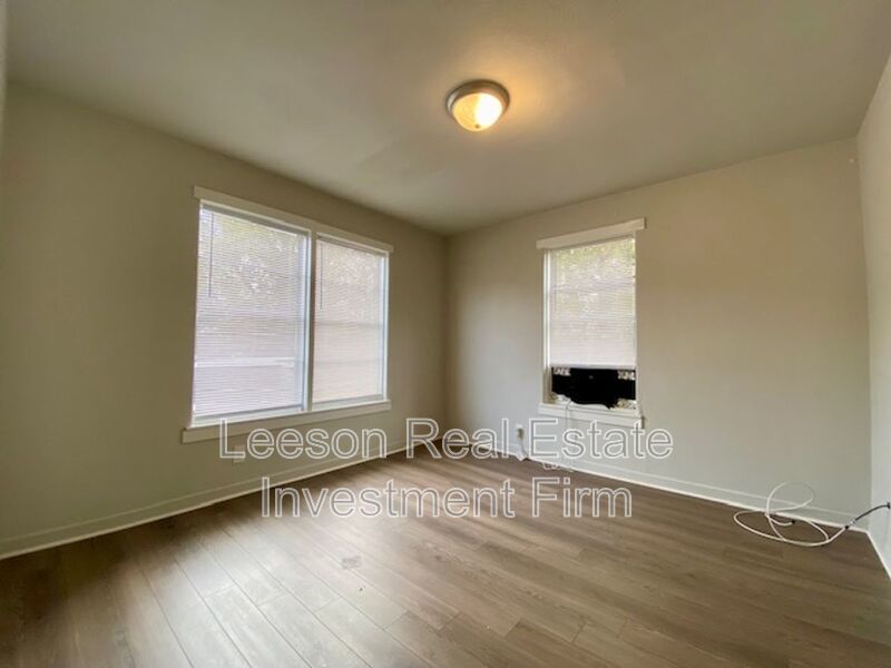 2 Bedroom 1 Bath Duplex in Barksdale Annex Subdivision! property image