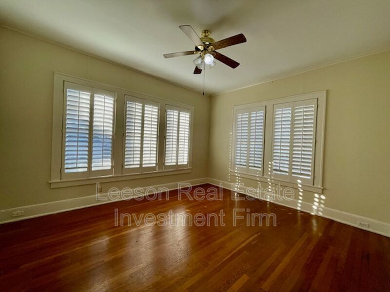 Charming 2 Bedroom 1 Bath Upstairs Apartment in South Highland! property image