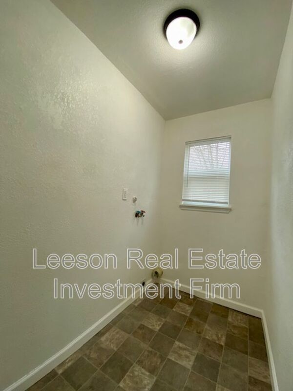 Renovated 2 Bedroom 1 Bath Home Available for Rent Now! property image