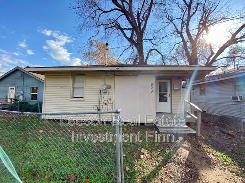 Newly Renovated 2 Bedroom 1 Bath Home In Bossier City! property image