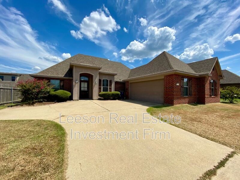 3 Bedroom 2 Bath Home Available in Dogwood South Neighborhood! property image