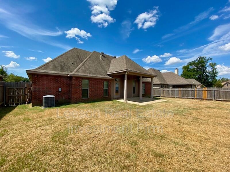 3 Bedroom 2 Bath Home Available in Dogwood South Neighborhood! property image