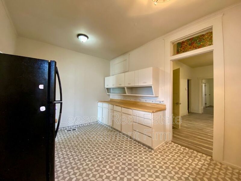 3 Bedroom 2 Bath Downstairs Apartment in Highland Neighborhood for Lease! property image