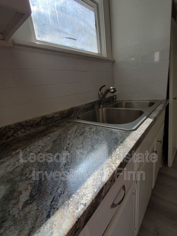 Coming Soon! 1 Bedroom 1 Bath Downstairs Apartment in Historical Highland property image