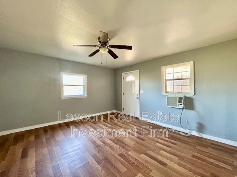 2 Bedroom 1 Bath Home Available for Lease! property image