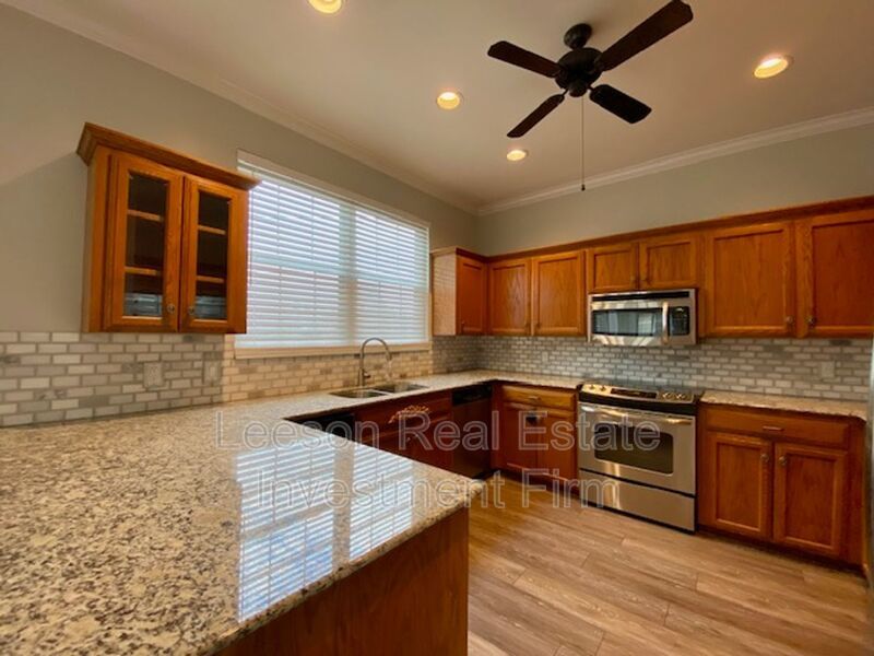 3 Bedroom 3 Bath Multi-Level Home in Willow Ridge Subdivision! property image