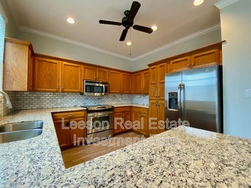 3 Bedroom 3 Bath Multi-Level Home in Willow Ridge Subdivision! property image