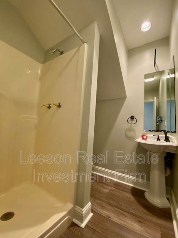 3 Bedroom 3 Bath Multi-Level Home in Willow Ridge Subdivision! property image