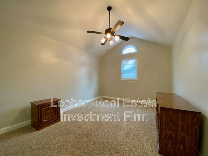 3 Bedroom 3 Bath Multi-Level Home in Willow Ridge Subdivision! property image