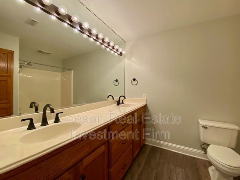 3 Bedroom 3 Bath Multi-Level Home in Willow Ridge Subdivision! property image