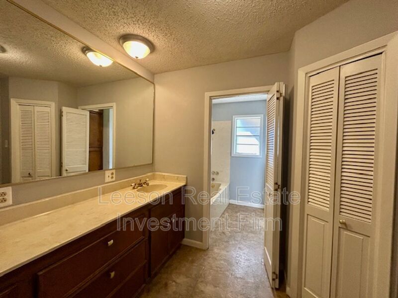 4 Bedroom 2.5 Bath Home Available for Rent in Shreve Isle Neighborhood! property image