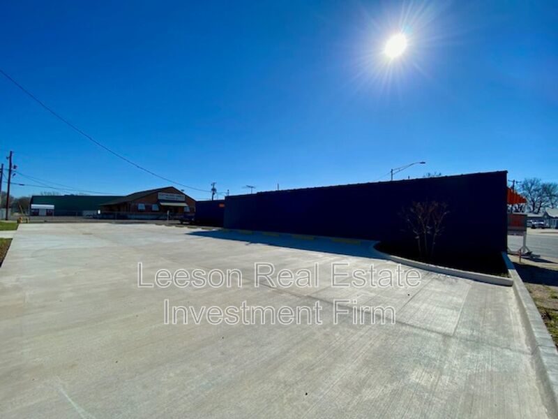 Beautiful Large Commercial Space for Lease! property image