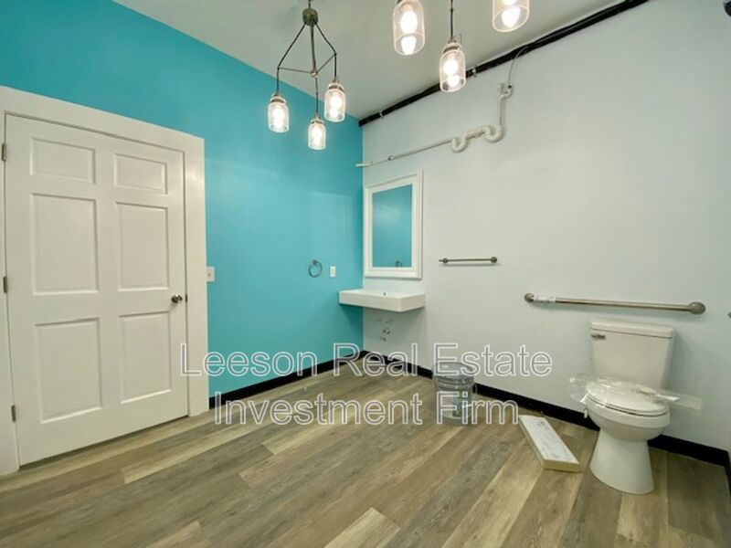 Beautiful Spacious Commercial Space for Lease! property image